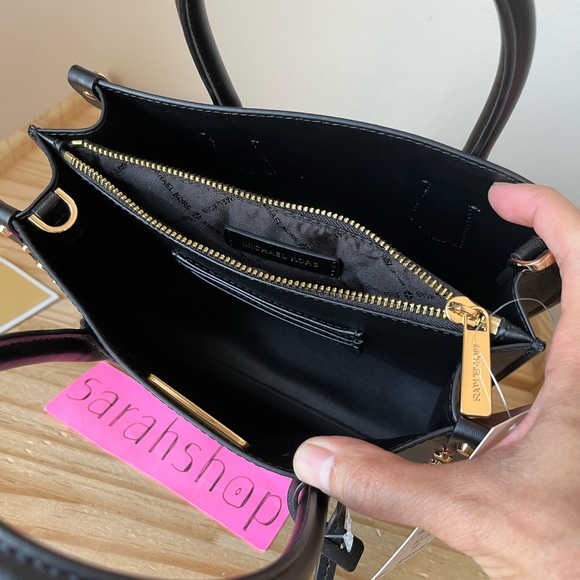 🌼Michael Kors Purse - Picture 8 of 13